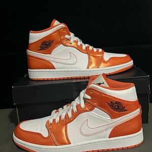 Jordan 1 mid orange size 8.5